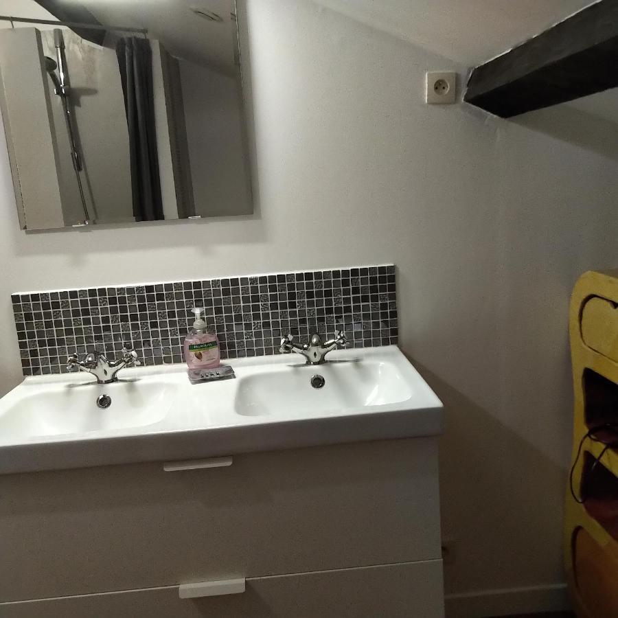 Espace Beleverte Bussiere 1 Tamaris Appartement Meuble De 2 Chambres Oullins Exterior foto